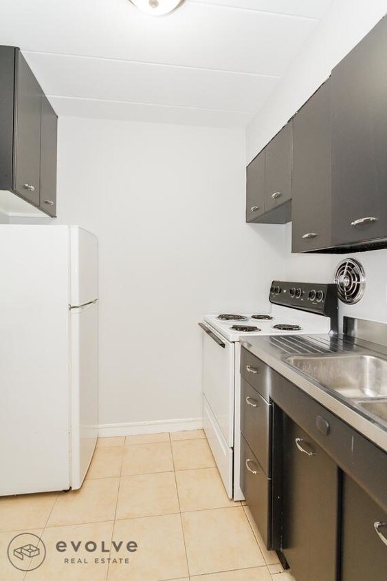 Primary Photo - 6012 N Kenmore Ave