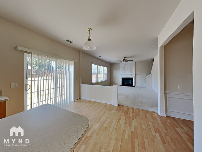 Foto del edificio - 10629 Claude Freeman Dr