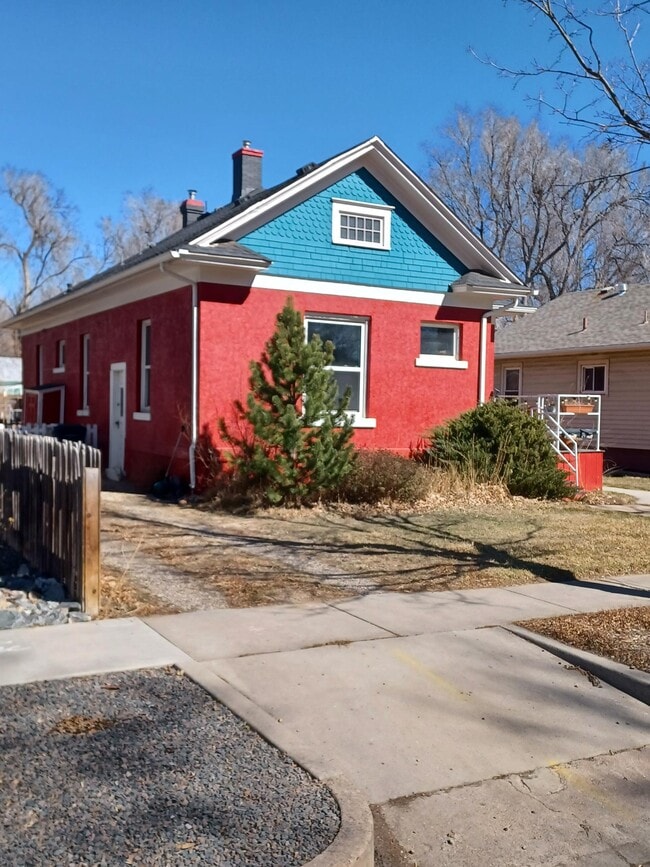 Building Photo - 946 Laporte Ave