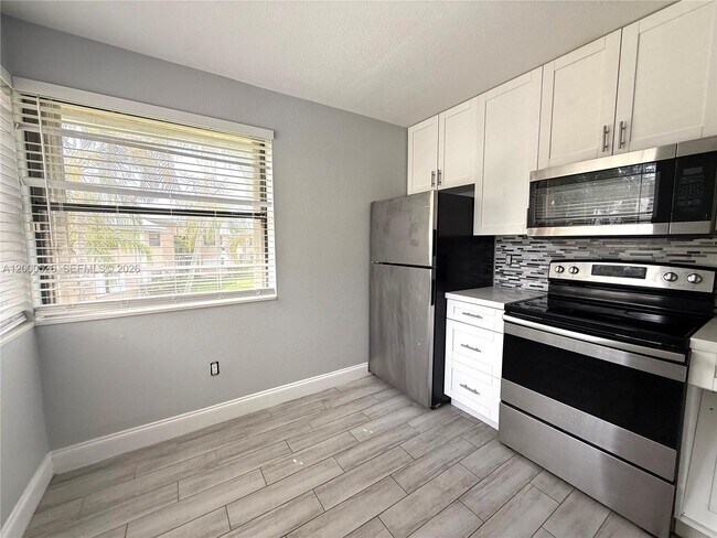 Foto del edificio - 802 Constitution Dr