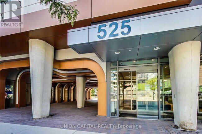 Photo du bâtiment - 525-1525 Adelaide St W