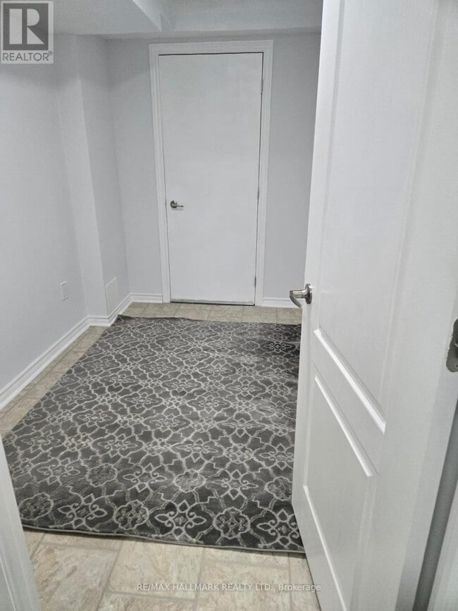 Building Photo - 2 Lady Loretta Ln