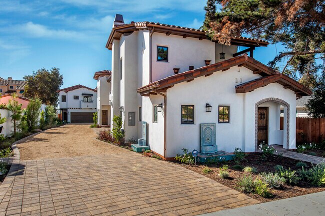 Building Photo - 4267 Carpinteria Ave