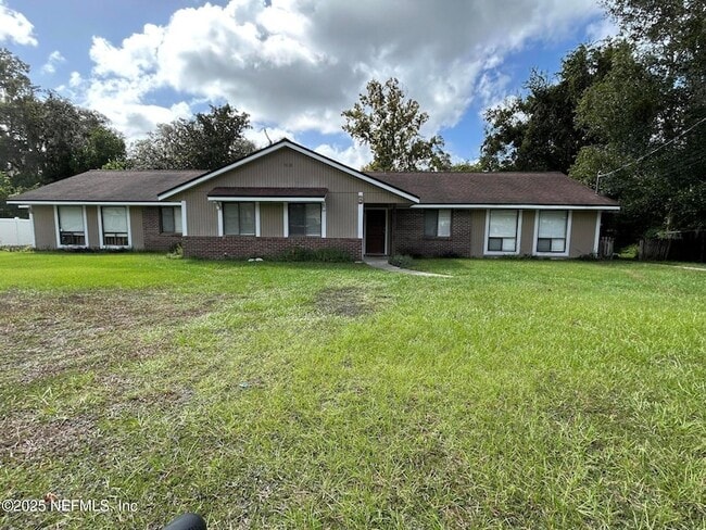Building Photo - 808 Meadowbrook Dr