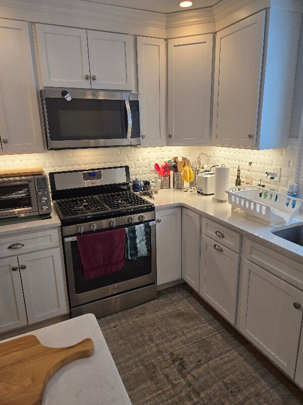 Foto del edificio - 24 Mason Rd