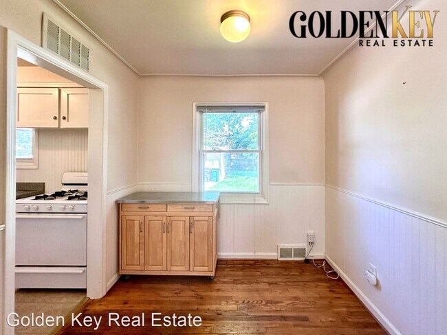 Building Photo - 3 br, 1 bath House - 23120 Oneida Street