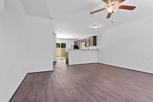 Foto del edificio - Great Townhome!