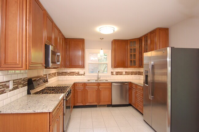 Kitchen - 1011 Greenwich St