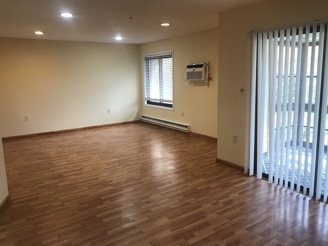Building Photo - 10 Pine Cluster Cir