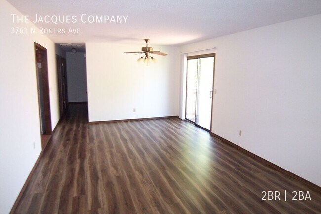 Foto del edificio - Very Nice Clean 2 Bedroom 1.5 Bath Duplex ...