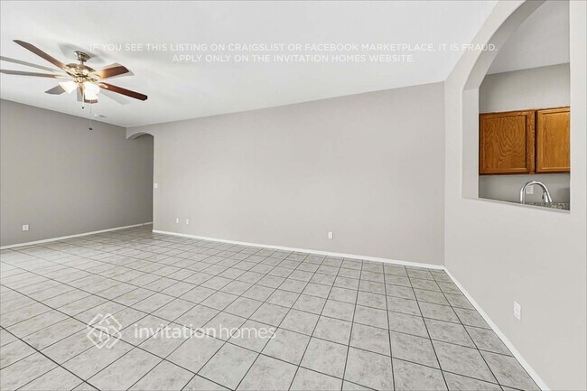 Foto del edificio - 10436 E Billings St