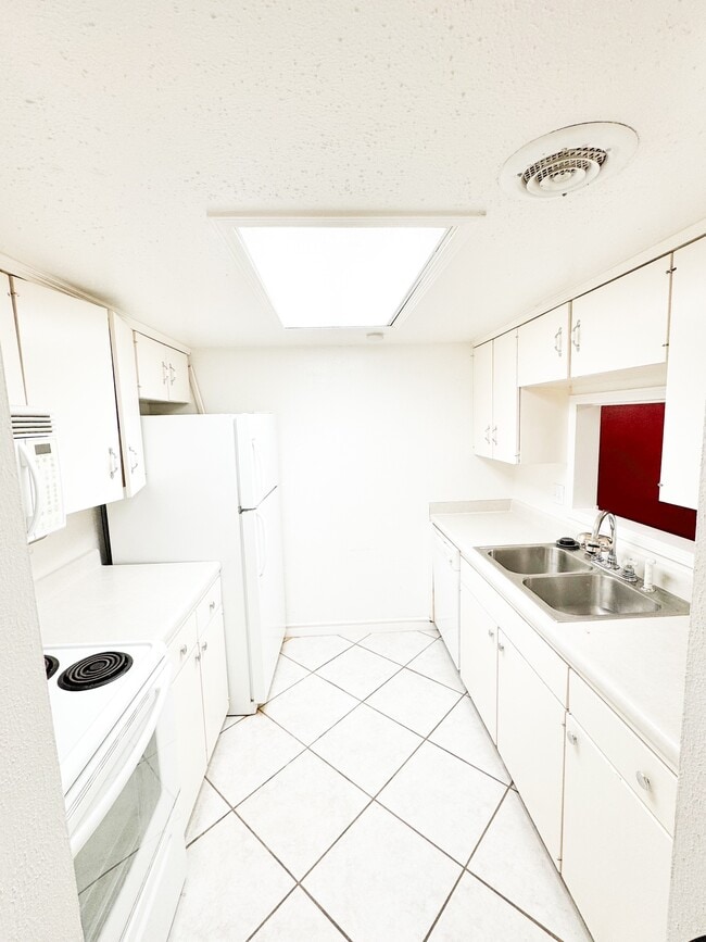 Building Photo - 12633 Memorial Dr