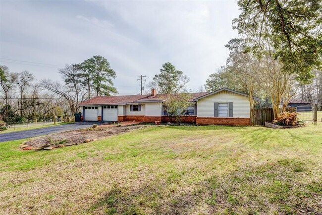 Foto del edificio - 17445 Pine Lake Rd