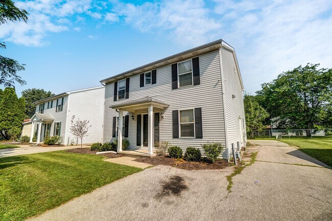 Building Photo - 3612 Willow Run Dr