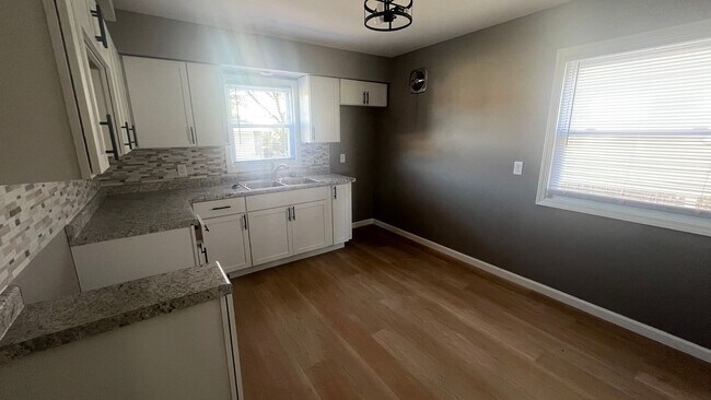 Foto del edificio - 5922 N 84th St