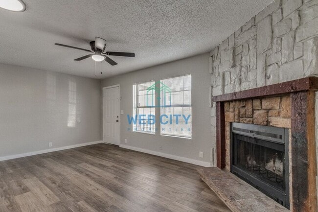 Building Photo - 245 Alexandria St