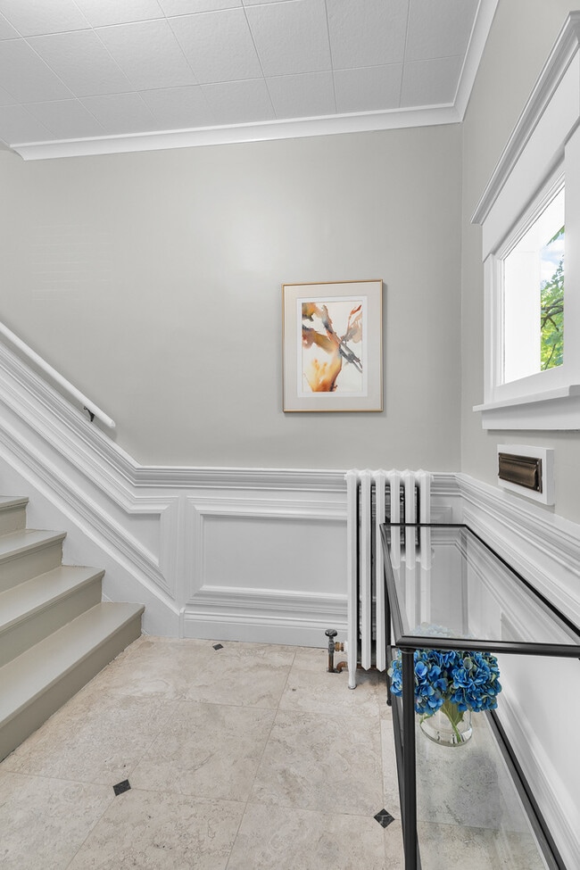 Building Photo - 1322 Wilmette Ave