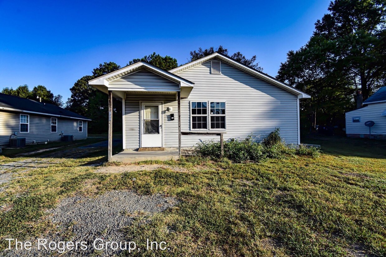 619621 Alexander Ave, Henderson, NC 27536 Apartment for Rent in