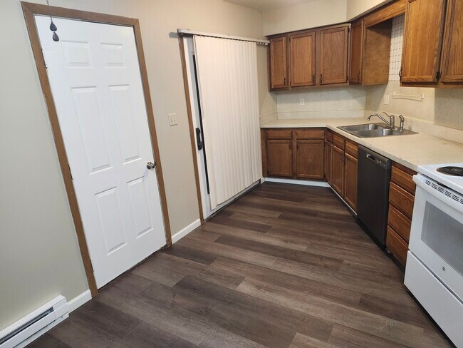 Foto del edificio - 2448 Wilshire Dr