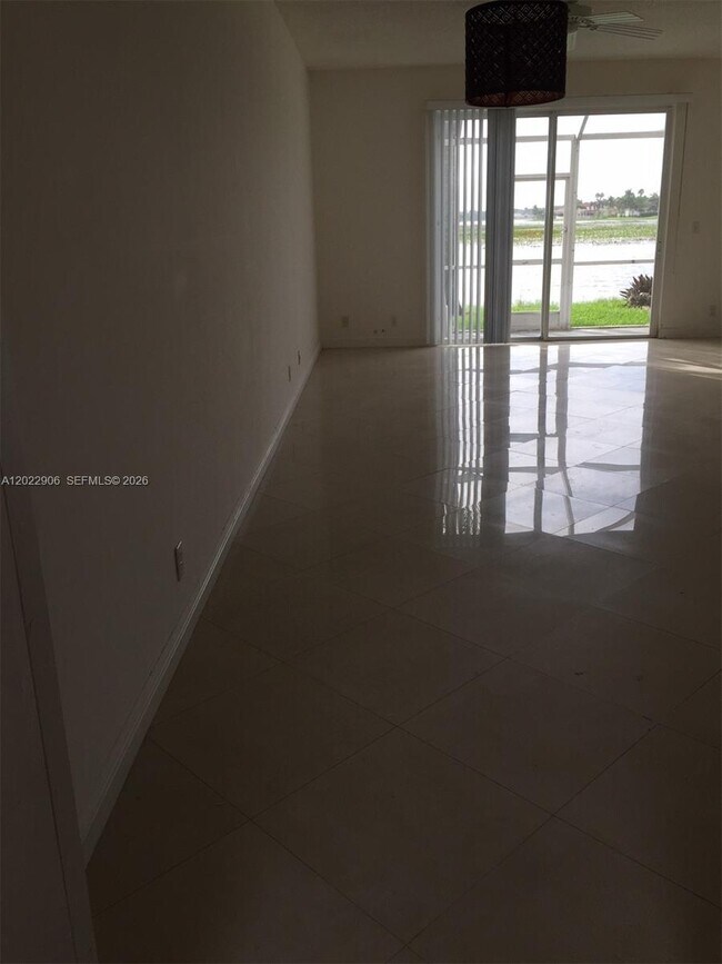 Foto del edificio - 1804 Salerno Cir