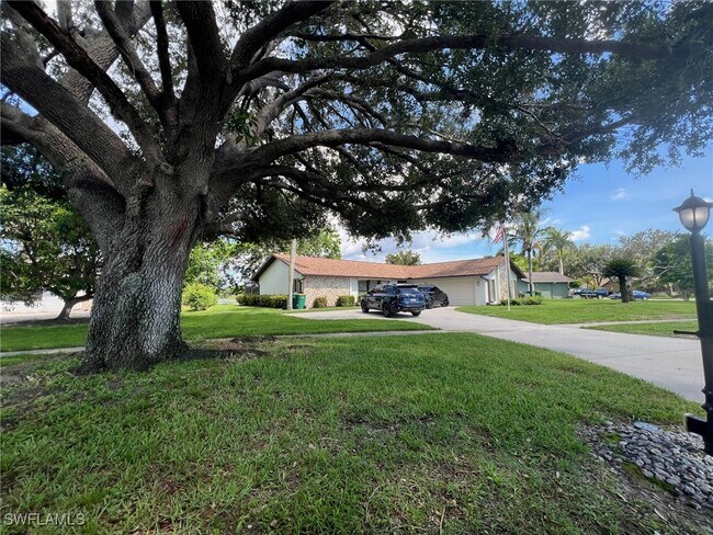 Building Photo - 1450 Nottingham Dr