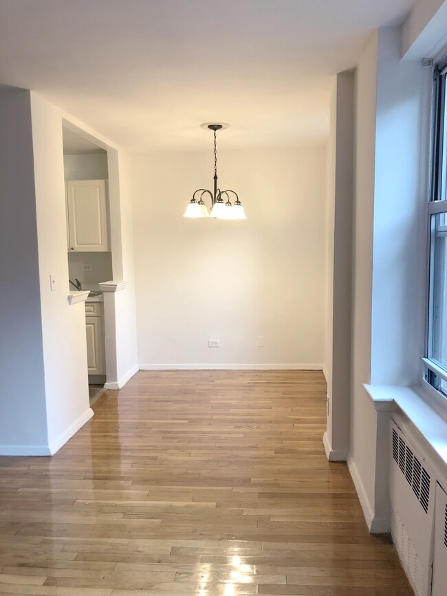 Foto del edificio - 3725 Blackstone Ave