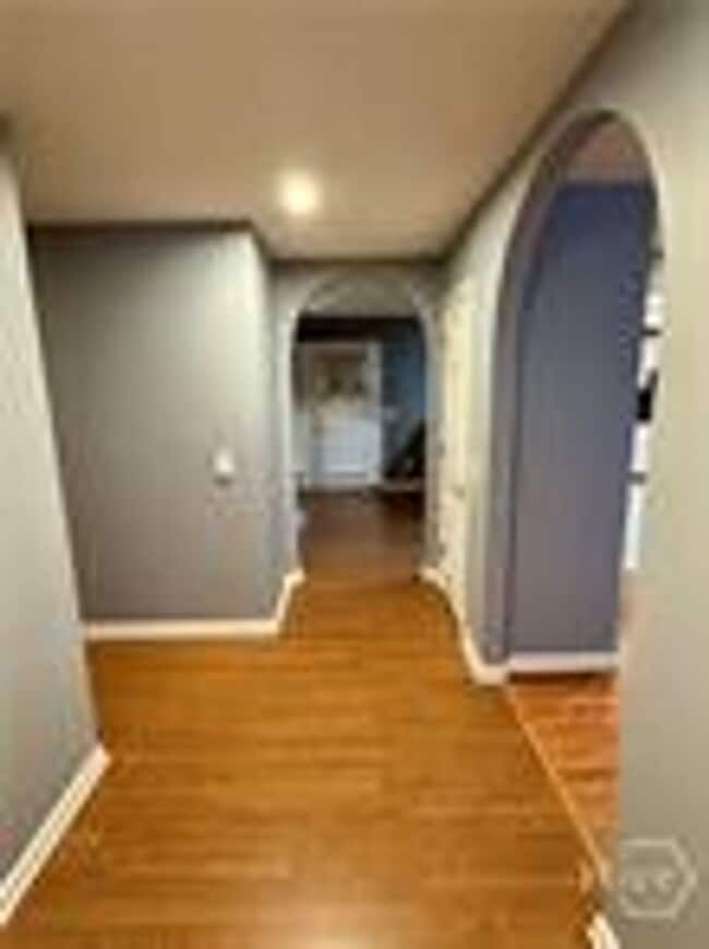 Building Photo - cute house