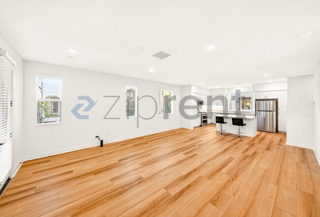 Foto del edificio - 2215 W Orange Ave