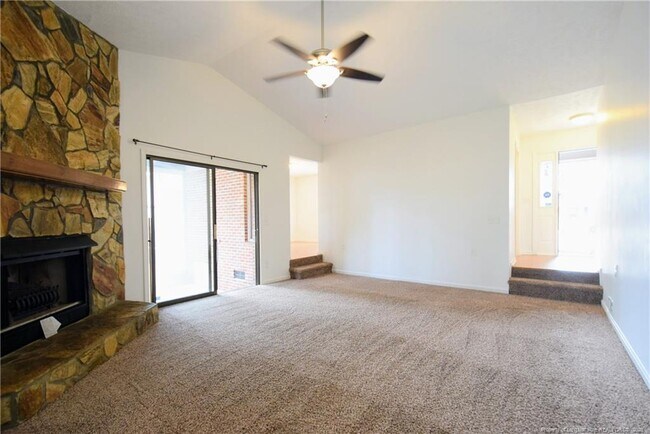 Foto del edificio - 7128 Dayspring Dr