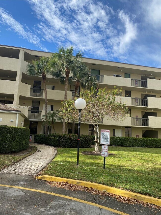 Foto del edificio - 3150 NW 42nd Ave