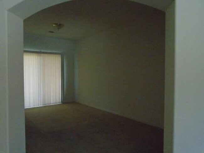 Building Photo - JUST REDUCED....SEVEN OAKS ! $2847.50 MOVE...