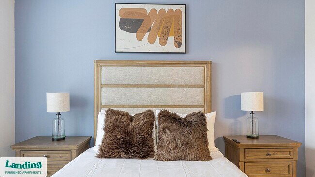 Building Photo - 2800 NE Green Oaks Blvd