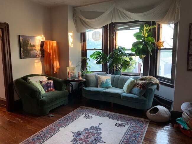 Foto del edificio - 319 Green Ln