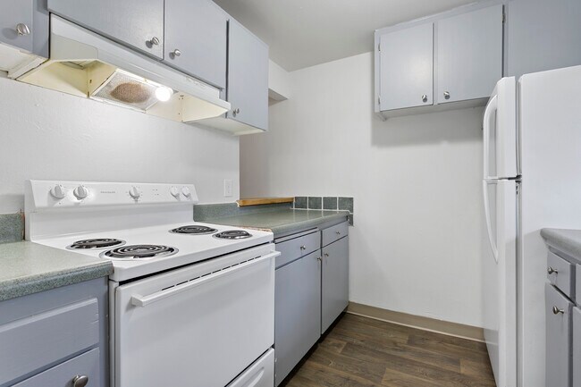 Building Photo - Fairway Apartments