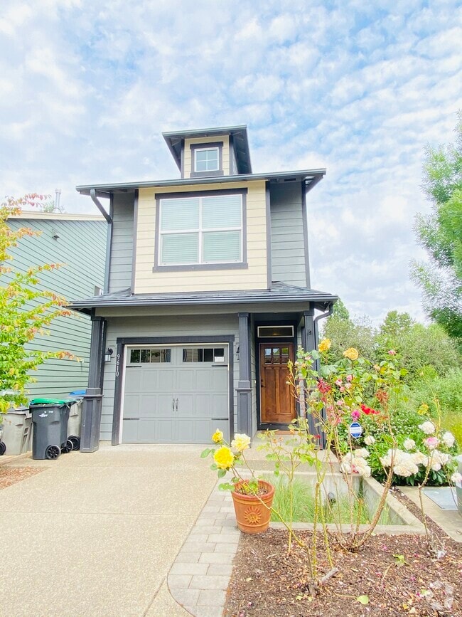 Building Photo - 9610 Southwest Everett Ter