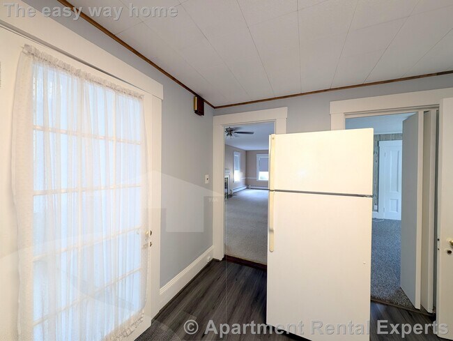 Building Photo - Wakefield 1+ Bedroom with parking included