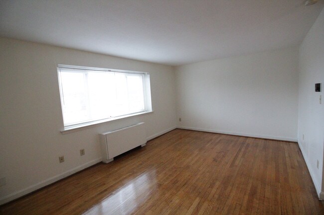 Foto del edificio - Tolland Street Apartments