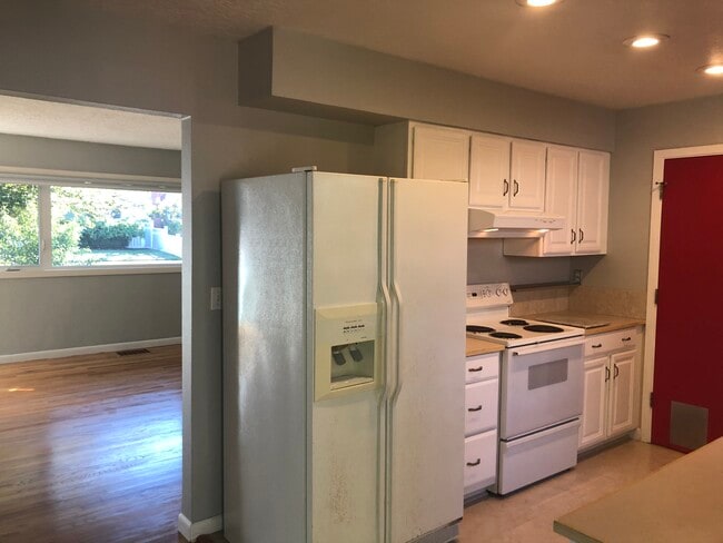 Foto del edificio - 4641 NE Shaver St