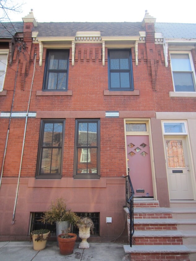 Primary Photo - 1613 S Juniper St