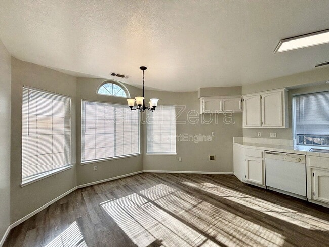 Building Photo - 1861 Creekside Dr