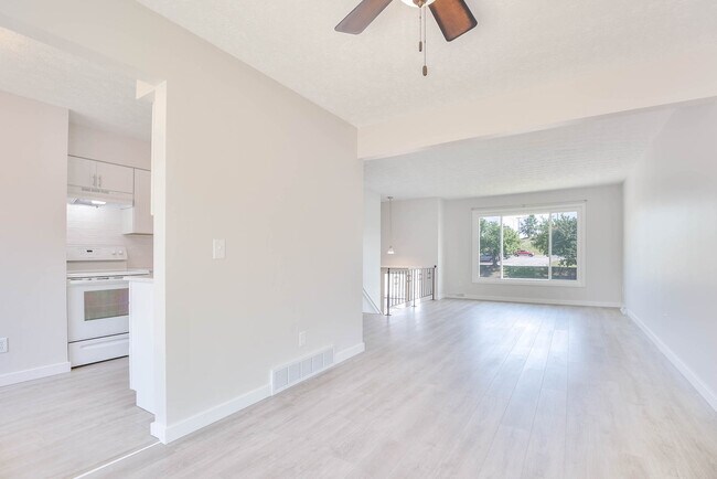 Sala de estar - 10723 Browne St