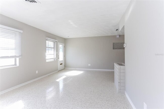 Foto del edificio - 7941 23rd Ave N