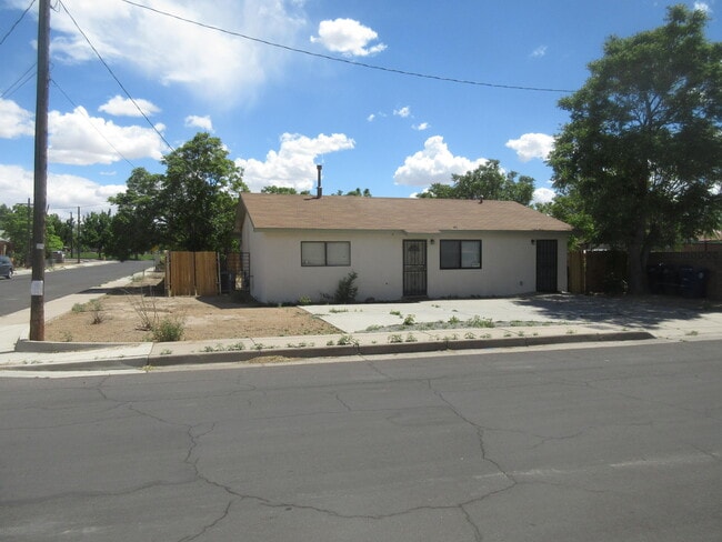 Foto del edificio - 208 Cromwell Ave SE