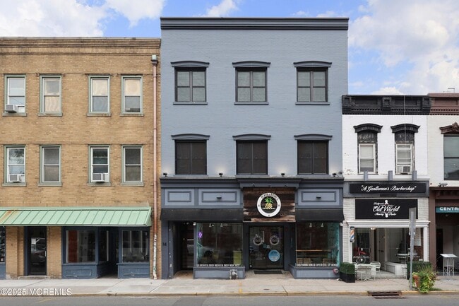 Building Photo - 14 W Front St