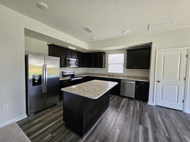 Foto del edificio - 1433 Rhodes Pond St