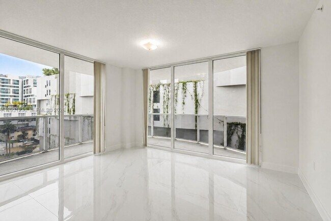 Foto del edificio - 601 NE 23rd St