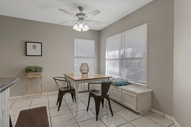 Foto del edificio - 7647 Stone Crop Ln