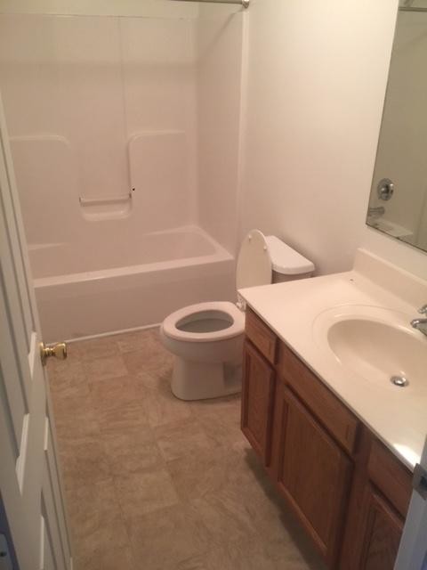 Building Photo - 31 Hickory Dr