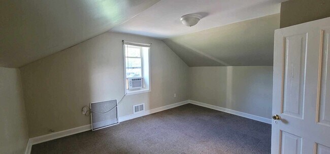 Foto del edificio - 606 W Jefferson Ave