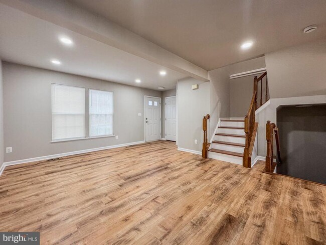 Foto del edificio - 6337 Littlefield Ct